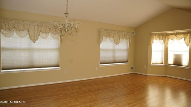 48 Ivy Hill Road, Lakewood, NJ 08701