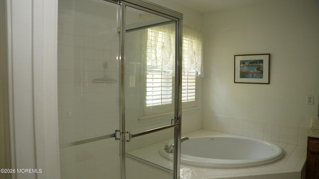 48 Ivy Hill Road, Lakewood, NJ 08701