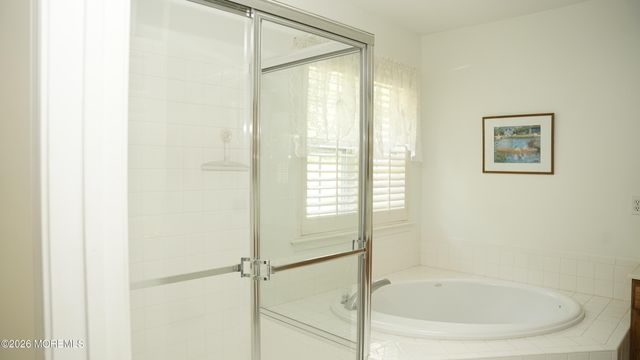 48 Ivy Hill Road, Lakewood, NJ 08701