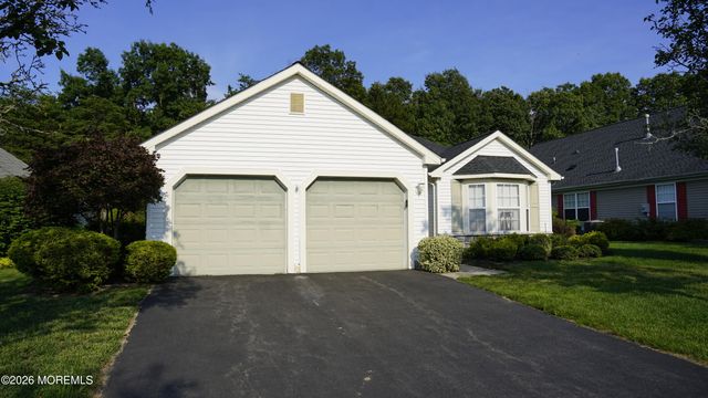 48 Ivy Hill Road, Lakewood, NJ 08701