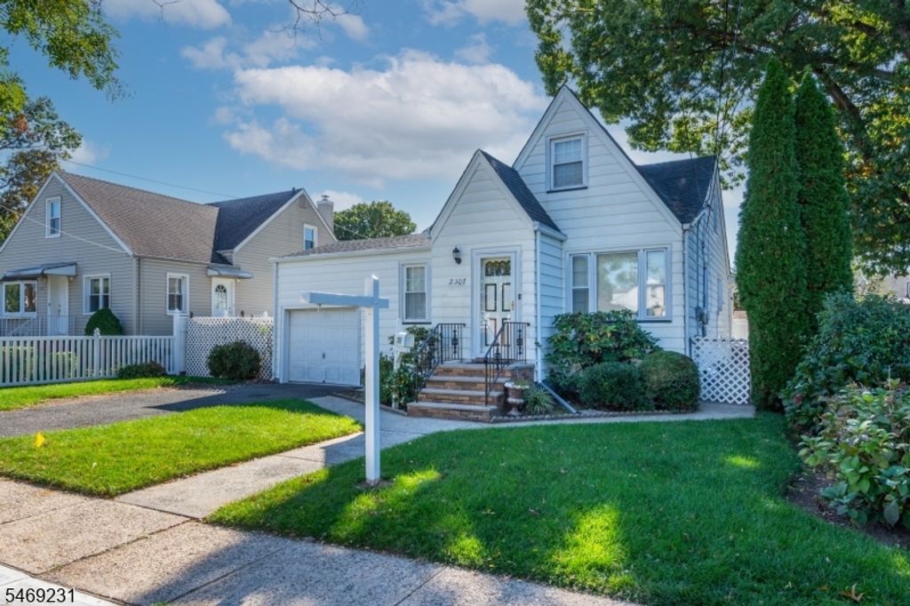 2307 Dewitt Ter, Linden City, NJ 07036 — photo 2