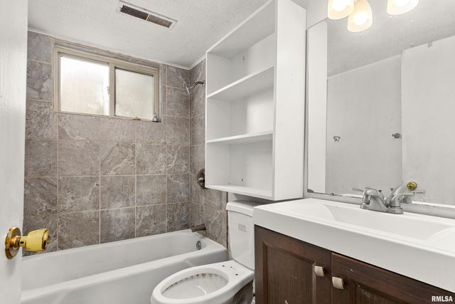 3623 N STERLING Avenue, Peoria, IL 61604