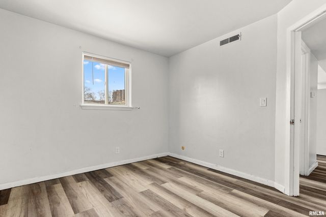 3623 N STERLING Avenue, Peoria, IL 61604