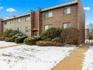 3623 N STERLING Avenue, Peoria, IL 61604