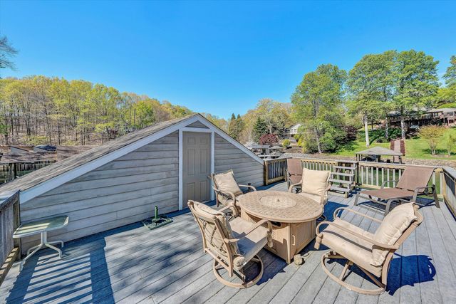 145 Channelview DR, Moneta, VA 24121