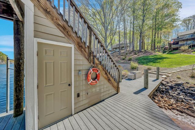 145 Channelview DR, Moneta, VA 24121