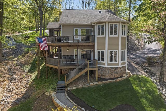 145 Channelview DR, Moneta, VA 24121