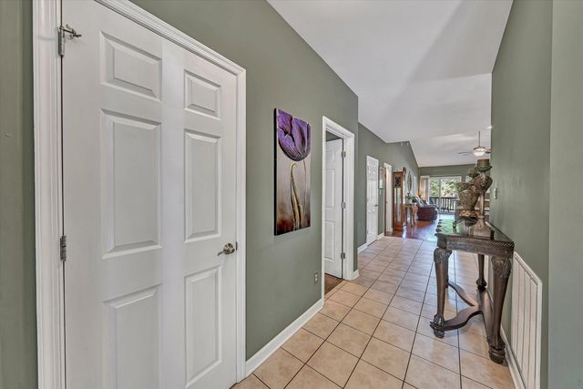 145 Channelview DR, Moneta, VA 24121