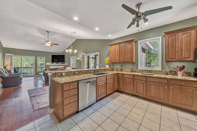 145 Channelview DR, Moneta, VA 24121