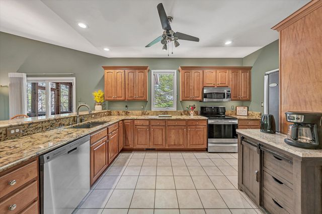 145 Channelview DR, Moneta, VA 24121