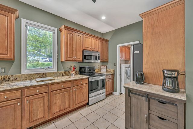 145 Channelview DR, Moneta, VA 24121