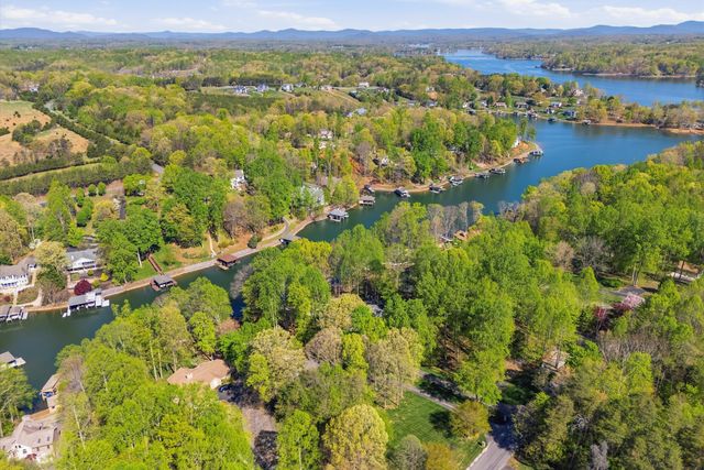 145 Channelview DR, Moneta, VA 24121