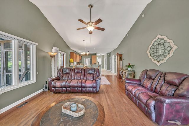 145 Channelview DR, Moneta, VA 24121