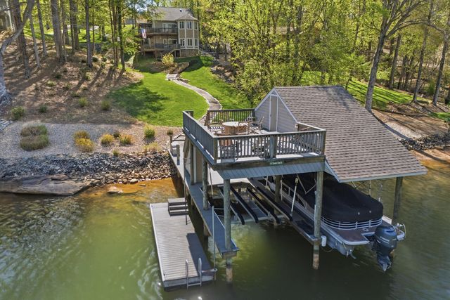 145 Channelview DR, Moneta, VA 24121
