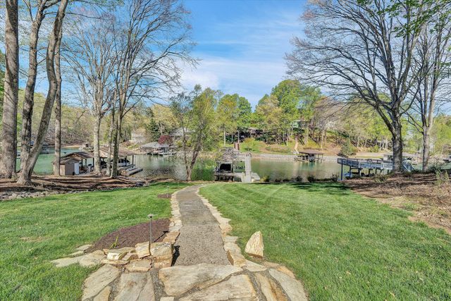 145 Channelview DR, Moneta, VA 24121