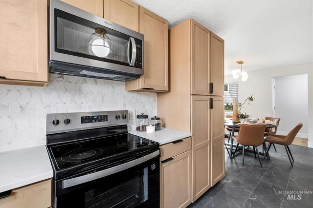 7504 W Colehaven Ave, Boise, ID 83704
