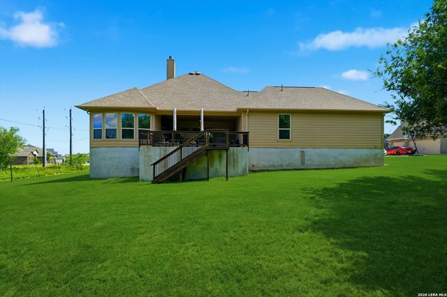 333 Cascade Trl, Castroville, TX 78009