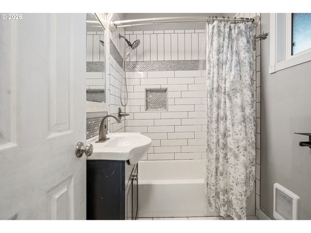 2901 Se 118TH Ave, Portland, OR 97266