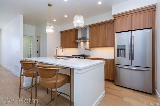 207 S Wilson Avenue, Royal Oak, MI 48067