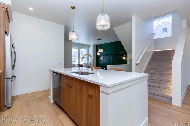 207 S Wilson Avenue, Royal Oak, MI 48067