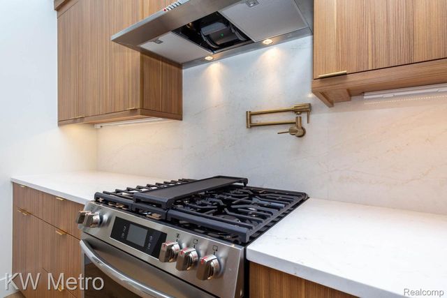 207 S Wilson Avenue, Royal Oak, MI 48067