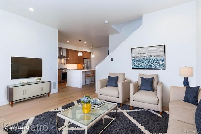 207 S Wilson Avenue, Royal Oak, MI 48067