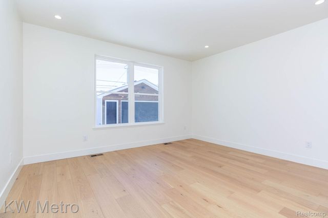 207 S Wilson Avenue, Royal Oak, MI 48067