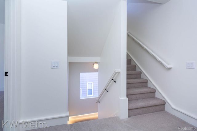 207 S Wilson Avenue, Royal Oak, MI 48067