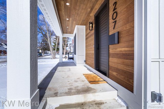 207 S Wilson Avenue, Royal Oak, MI 48067