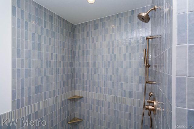 207 S Wilson Avenue, Royal Oak, MI 48067