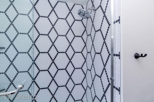 207 S Wilson Avenue, Royal Oak, MI 48067