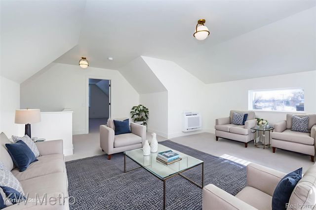 207 S Wilson Avenue, Royal Oak, MI 48067