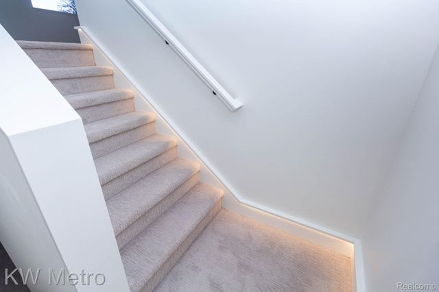 207 S Wilson Avenue, Royal Oak, MI 48067