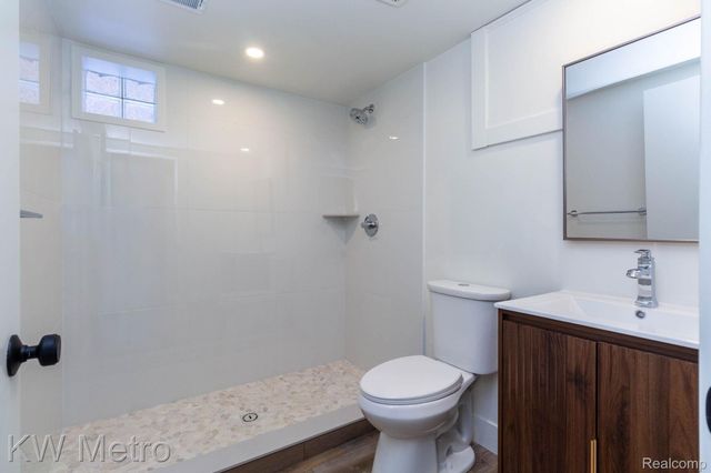 207 S Wilson Avenue, Royal Oak, MI 48067