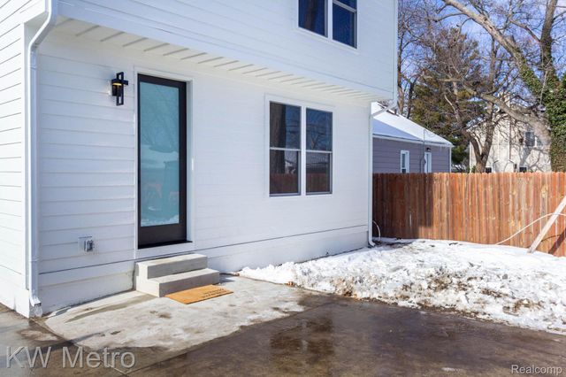 207 S Wilson Avenue, Royal Oak, MI 48067