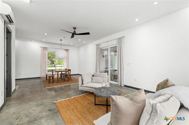 105 Schroeder Street, Lockhart, TX 78644