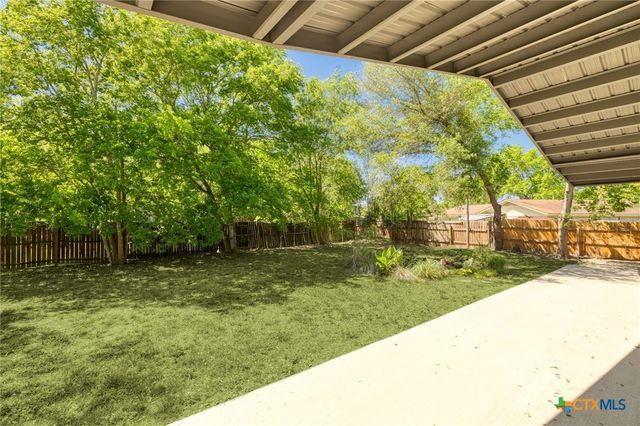 105 Schroeder Street, Lockhart, TX 78644
