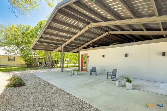 105 Schroeder Street, Lockhart, TX 78644