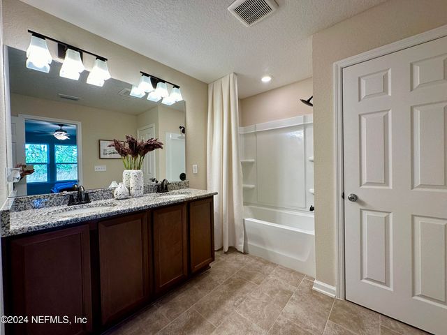 12398 GILLESPIE Avenue, Jacksonville, FL 32218