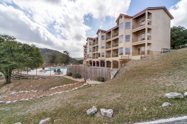 20 Tapatio Dr E Unit 101, Boerne, TX 78006