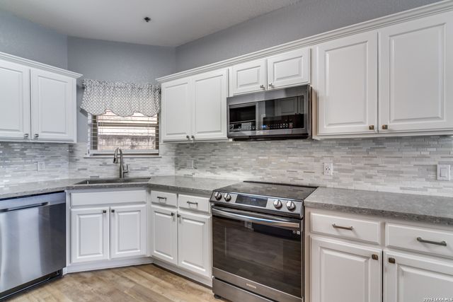 20 Tapatio Dr E Unit 101, Boerne, TX 78006