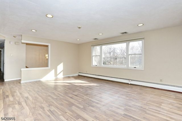 116 Hillside Ave, Midland Park Boro, NJ 07432