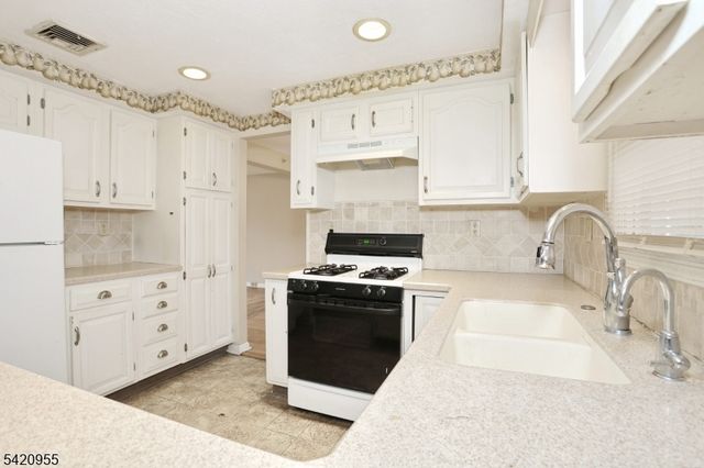 116 Hillside Ave, Midland Park Boro, NJ 07432