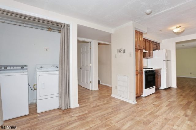 116 Hillside Ave, Midland Park Boro, NJ 07432