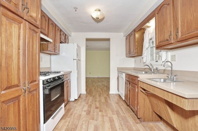 116 Hillside Ave, Midland Park Boro, NJ 07432