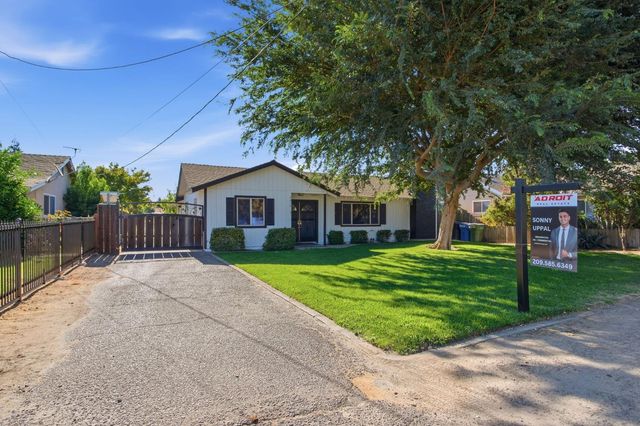 3010 Lester Rd, Denair, CA 95316