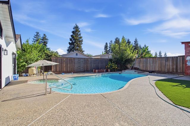3010 Lester Rd, Denair, CA 95316