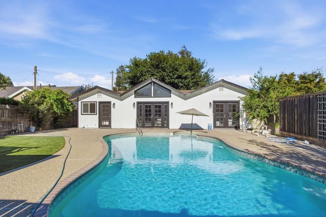 3010 Lester Rd, Denair, CA 95316