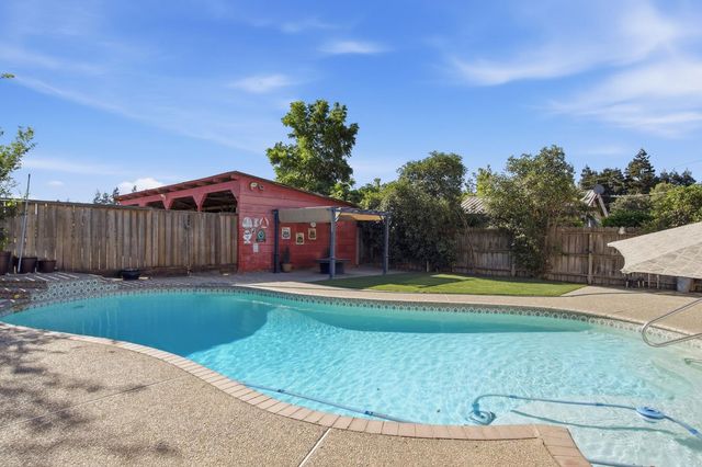 3010 Lester Rd, Denair, CA 95316