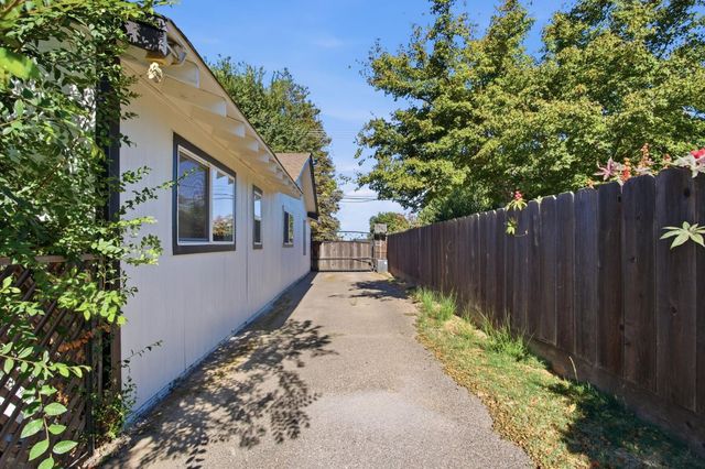 3010 Lester Rd, Denair, CA 95316